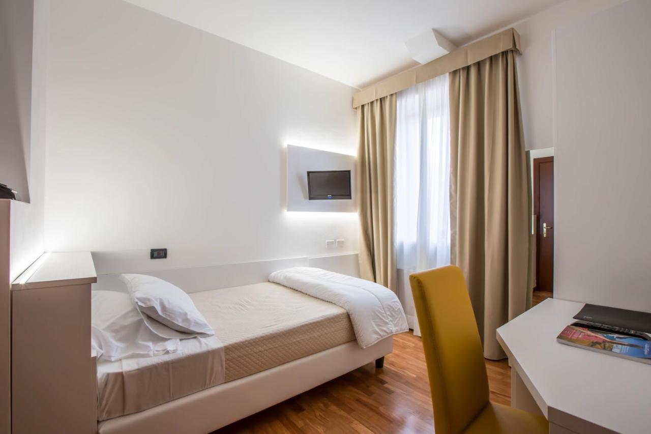 Hotel Palazzo Bello - Nuova Gestione 雷卡纳蒂 外观 照片