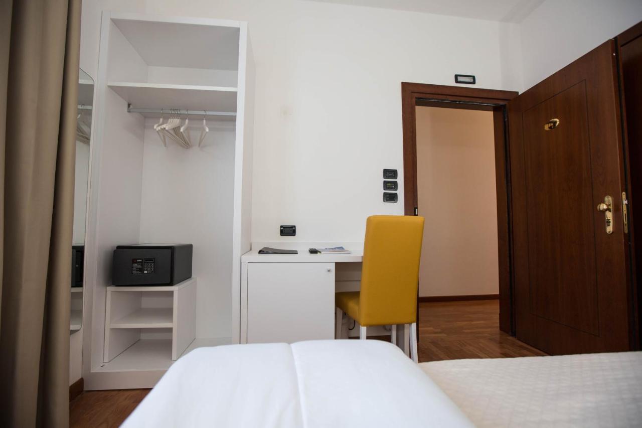 Hotel Palazzo Bello - Nuova Gestione 雷卡纳蒂 外观 照片