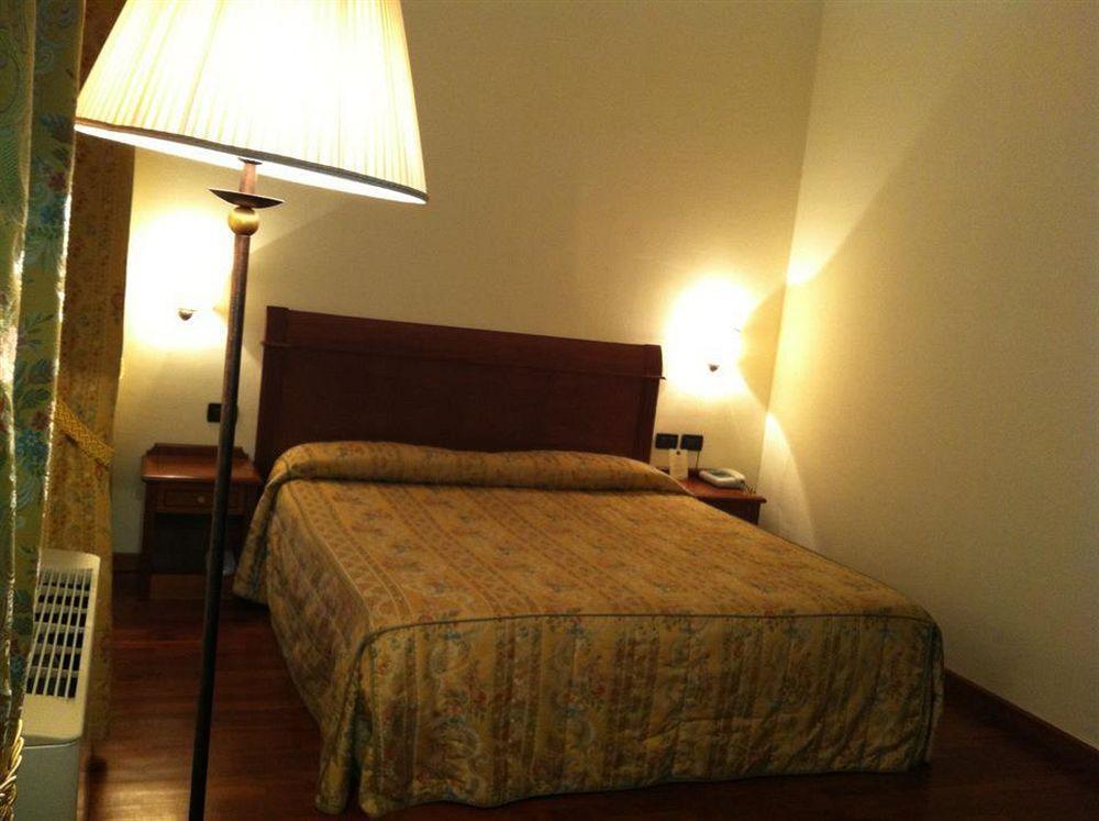 Hotel Palazzo Bello - Nuova Gestione 雷卡纳蒂 外观 照片