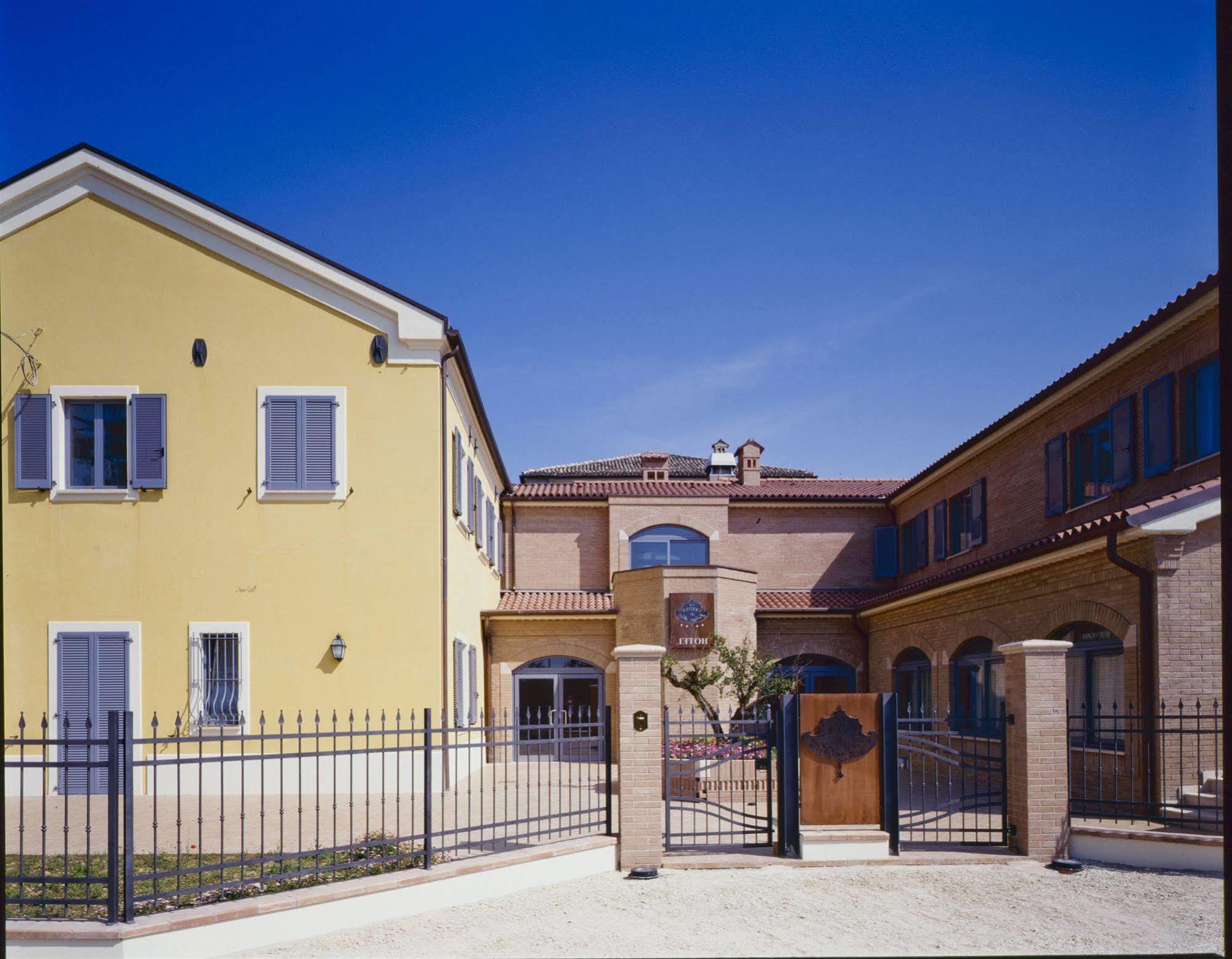 Hotel Palazzo Bello - Nuova Gestione 雷卡纳蒂 外观 照片